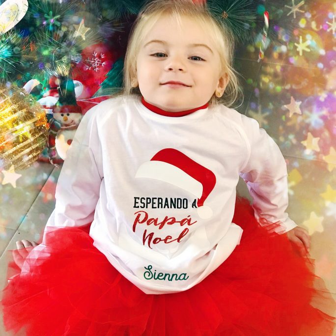 Camiseta Esperando a Papá Noel + Nombre