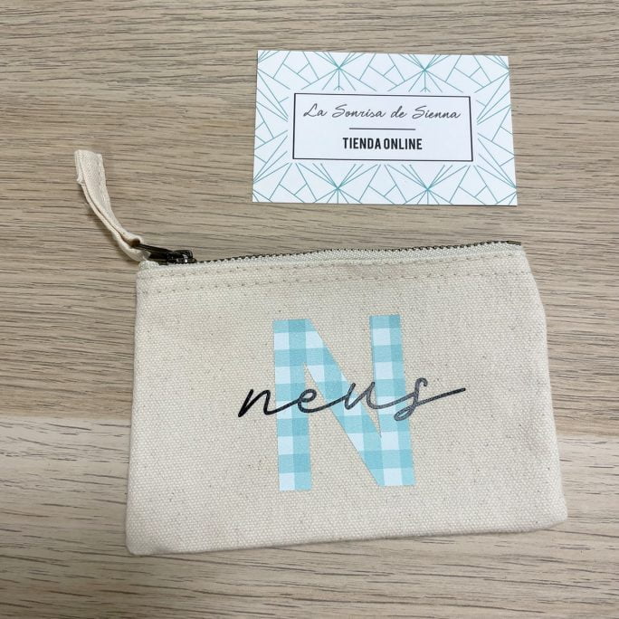 MONEDERO XS INICIAL Y NOMBRE PERSONALIZADO